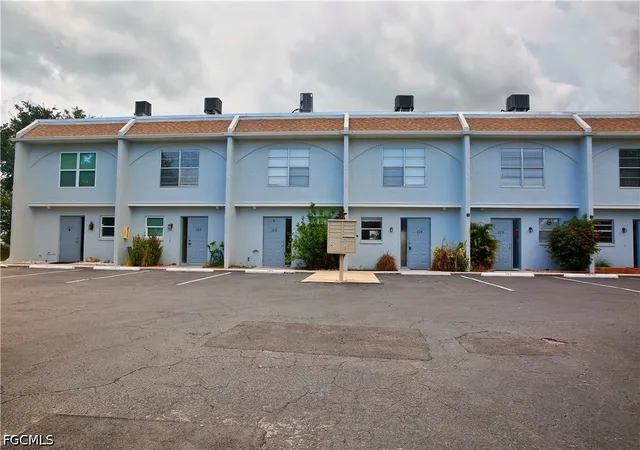 Photo 2 of Townhouse for sale at 1123 Sw 48th Terrace #102, Cape Coral, FL 33914 | MLS# 2026026305 | Listing updated on 2026-08-28