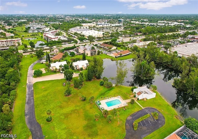 Listing Photo 5 - Condo for sale in building located at 3150 Shorewood Ln, Fort Myers, FL 33907 - Unit #206