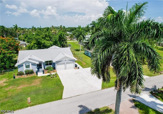 Photo 4 of Sale Pending at 320 Georgia Ave, Fort Myers, FL 33905 | MLS# 2026026359 | Listing updated on 2026-08-27