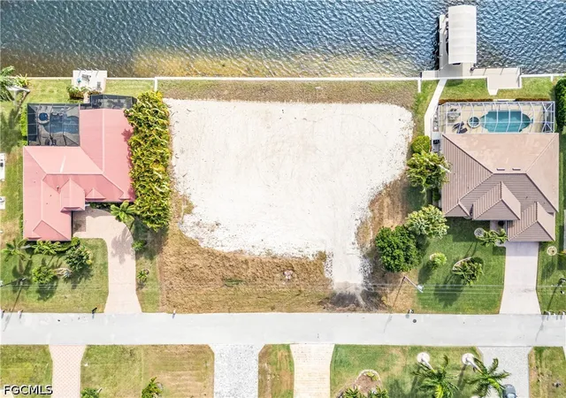Photo 3 of Sale Pending at 1128 SW 43rd Street, Cape Coral, FL 33914 | MLS# 2026026540 | Listing updated on 2026-08-17