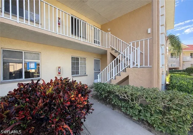 Listing Photo 4 - Condo for sale in building located at 534 Augusta Blvd, Naples, FL 34113 - Unit #E104