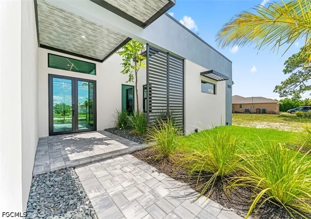 Photo 4 of Sale Pending at 1419 SW 15th Terrace, Cape Coral, FL 33991 | MLS# 2026027241 | Listing updated on 2026-08-31