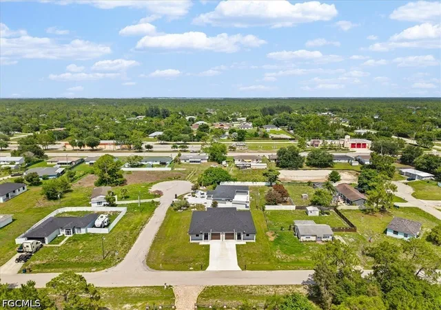 2nd image of 1010/1012 Gerald Ave, Lehigh Acres, FL 33936 | MLS# 2026027378