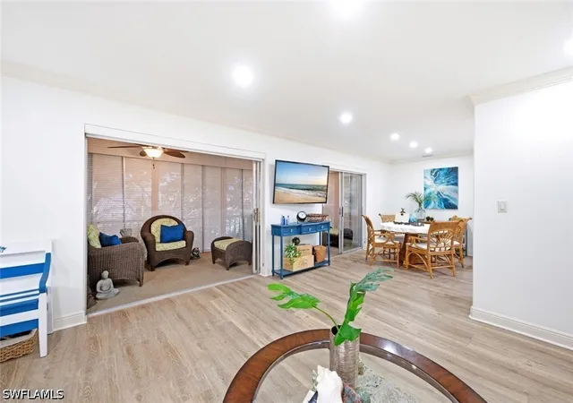Listing Photo 5 - Condo for sale in building located at 1549 Sandpiper St, Naples, FL 34102 - Unit #80