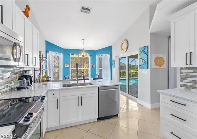Photo 4 of Single family home for sale at 2101 SW 29th Terrace, Cape Coral, FL 33914 | MLS# 2026027686 | Listing updated on 2026-08-17
