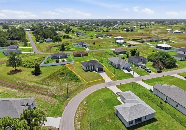 Photo 2 of Single family home for sale at 7019 Palpano Cir, Labelle, FL 33935 | MLS# 2026027774 | Listing updated on 2026-08-25