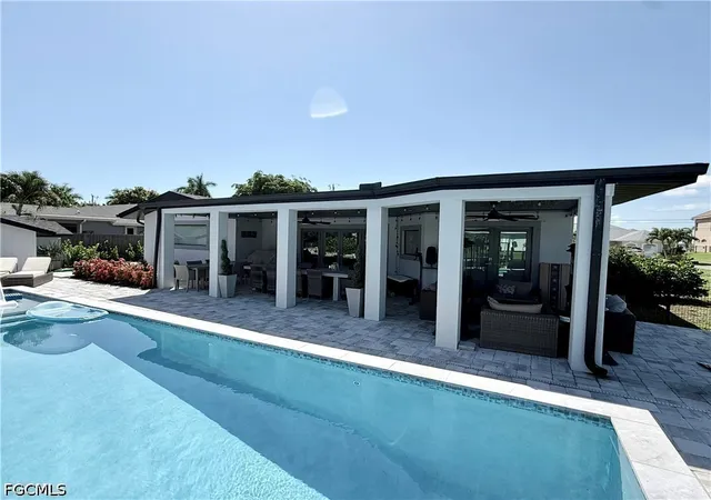 Photo 4 of Single family home for sale at 122 E N Shore Ave, North Fort Myers, FL 33917 | MLS# 2026027802 | Listing updated on 2026-08-22
