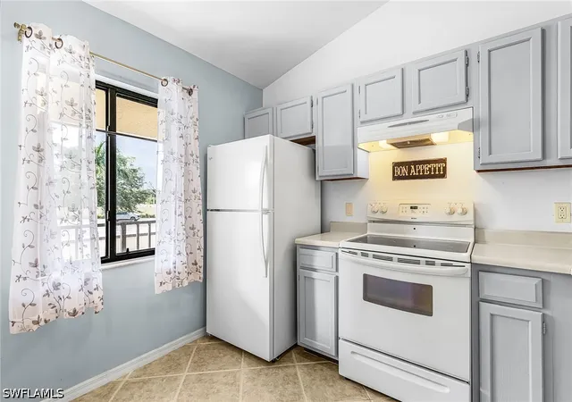 Listing Photo 5 - Condo for sale in building located at 5857 Rattlesnake Hamm Rd, Naples, FL 34113 - Unit #204