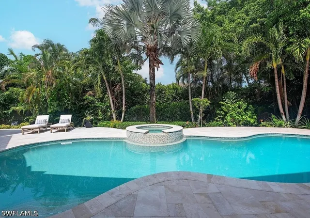 Photo 4 of Single family home for sale at 2363 Crayton Rd, Naples, FL 34103 | MLS# 226023839 | Listing updated on 2026-08-30