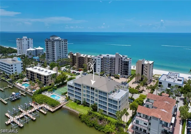 Listing Photo 4 - Condo for sale in building located at 9380 Gulf Shore Dr, Naples, FL 34108 - Unit #402
