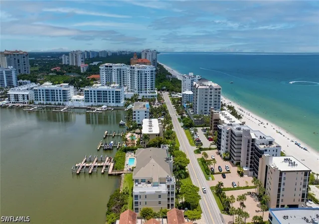 Listing Photo 5 - Condo for sale in building located at 9380 Gulf Shore Dr, Naples, FL 34108 - Unit #402