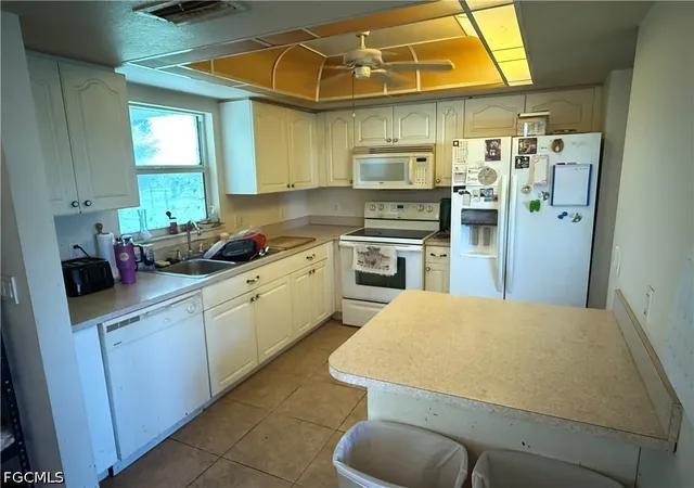 Photo 4 of Sale Pending at 827 NE 17th Terrace, Cape Coral, FL 33909 | MLS# 2026028135 | Listing updated on 2026-08-21