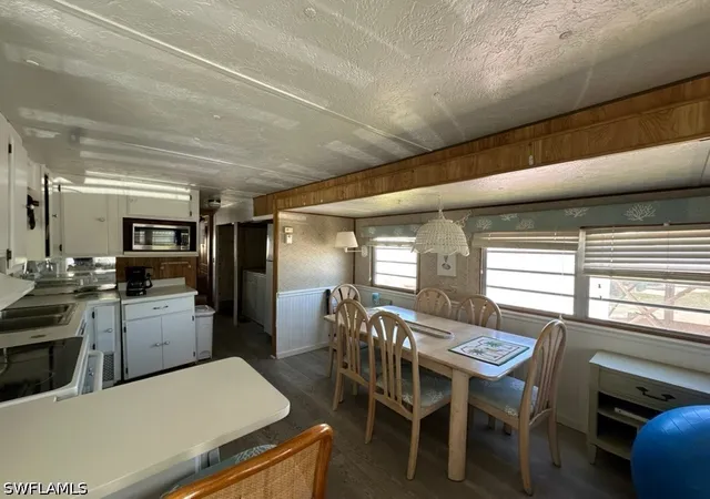 Photo 4 of Manufactured home for sale at 16 Jade Dr, Naples, FL 34114 | MLS# 226024552 | Listing updated on 2026-08-26