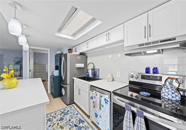 Listing Photo 5 - Condo for sale in building located at 248 Palm Dr, Naples, FL 34112 - Unit #3