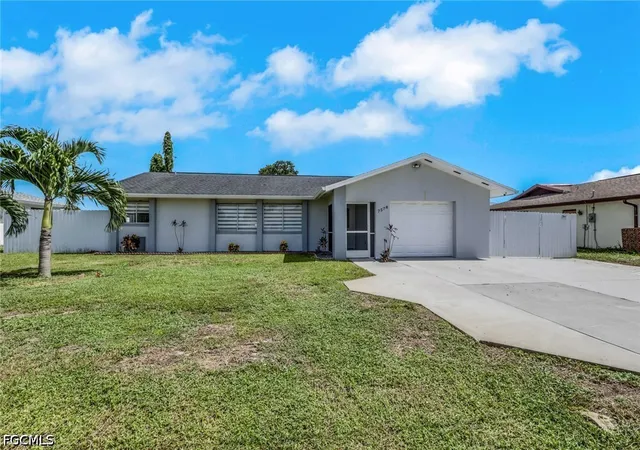 Photo 1 of Sale Pending at 7578 Laurel Valley Rd, Fort Myers, FL 33967 | MLS# 2026028350 | Listing updated on 2026-08-18