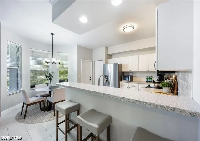 Listing Photo 4 - Condo for sale in building located at 400 Bch Dr Ne, St. Petersburg, FL 33701 - Unit #2102