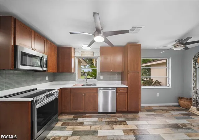 Photo 4 of Sale Pending at 1444 Covington Cir W, Fort Myers, FL 33919 | MLS# 2026029061 | Listing updated on 2026-08-17