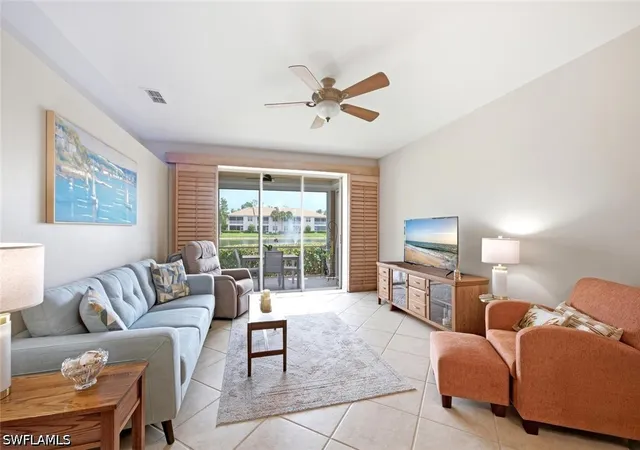 Listing Photo 4 - Condo for sale in building located at 6305 Wilshire Pines Cir, Naples, FL 34109 - Unit #503