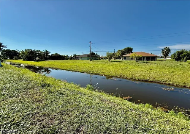 Photo 3 of Sale Pending at 406 Parkside St, Lehigh Acres, FL 33936 | MLS# 2026029166 | Listing updated on 2026-08-14