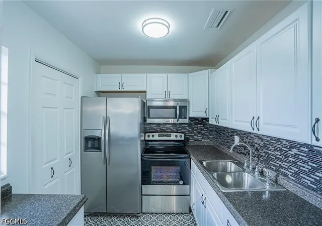 Listing Photo 4 - Condo for sale in building located at 1503 Tropic Ter, North Fort Myers, FL 33903