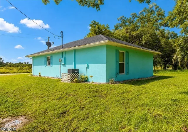 Photo 2 of Single family home for sale at 420 Martin Luther King Blvd, La Belle, FL 33935 | MLS# 2026029211 | Listing updated on 2026-08-26