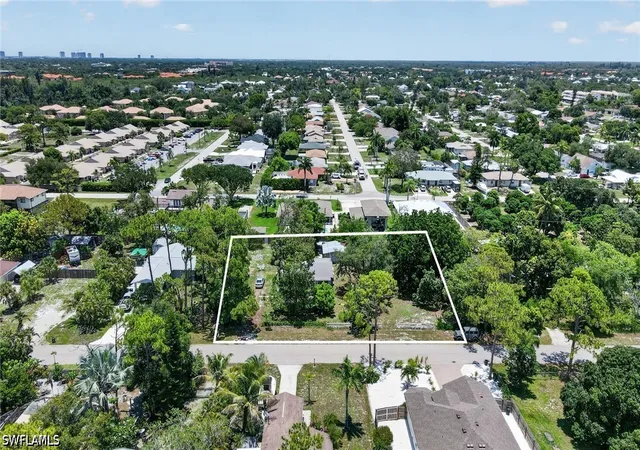 Photo 1 of Sale Pending at 9044 Somerset Ln, Bonita Springs, FL 34135 | MLS# 226025176 | Listing updated on 2026-08-30