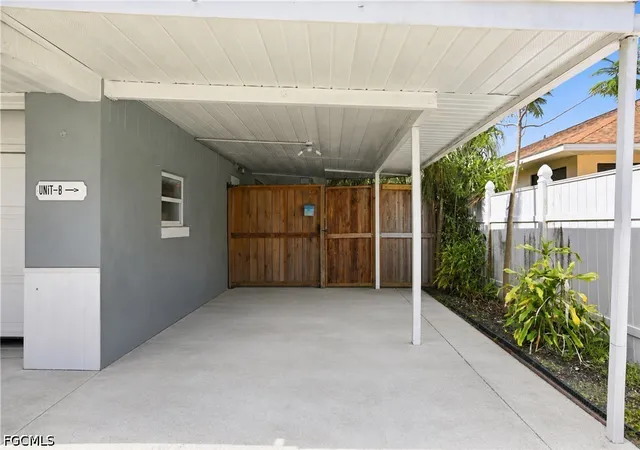 Listing Photo 5 - Condo for sale in building located at 1918 Grace Ave, Fort Myers, FL 33901
