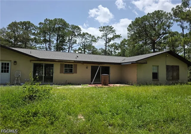 Photo 3 of Sale Pending at 4756 Skates Cir, Fort Myers, FL 33905 | MLS# 2026029402 | Listing updated on 2026-08-16