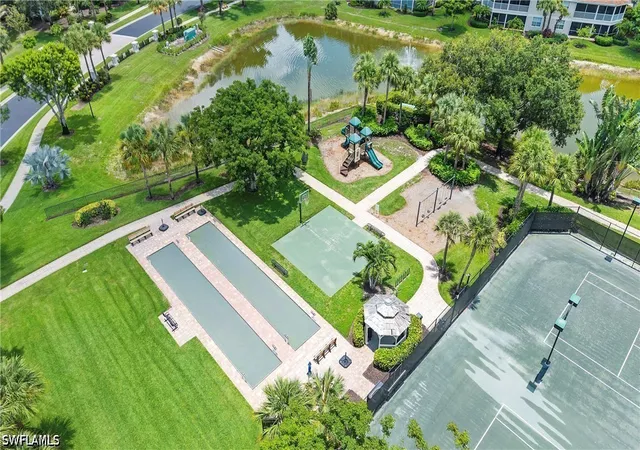 Listing Photo 4 - Condo for sale in building located at 3059 Horizon Ln, Naples, FL 34109 - Unit #1602