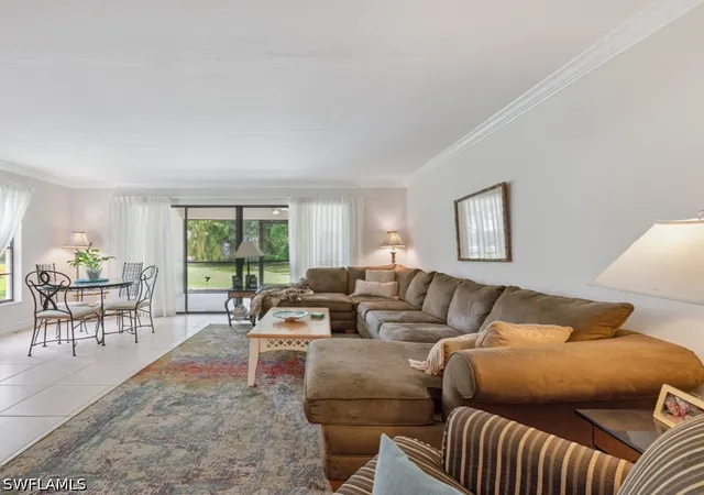 Listing Photo 4 - Condo for sale in building located at 151 Cypress Wy E, Naples, FL 34110 - Unit #E101