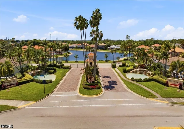 Photo 3 of Single family home for sale at 11117 Lakeland Cir, Fort Myers, FL 33913 | MLS# 2026030019 | Listing updated on 2026-08-23