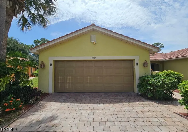 Photo 2 of Townhouse for sale at 9249 Aegean Cir, Lehigh Acres, FL 33936 | MLS# 2026030143 | Listing updated on 2026-08-27