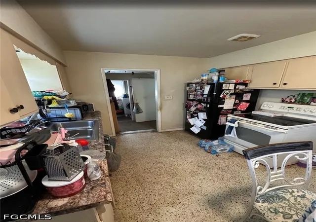 Photo 3 of Single family home for sale at 105 William St, Fort Myers, FL 33916 | MLS# 2026030238 | Listing updated on 2026-08-22