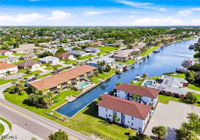 Listing Photo 5 - Condo for sale in building located at 4711 Se 5Th Ave, Cape Coral, FL 33904 - Unit #7