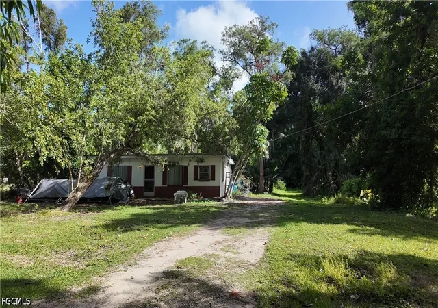 Photo 1 of Single family home for sale at 6969 Magnolia Ln, Fort Myers, FL 33966 | MLS# 2026030388 | Listing updated on 2026-08-30