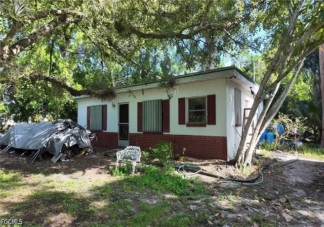 Photo 2 of Single family home for sale at 6969 Magnolia Ln, Fort Myers, FL 33966 | MLS# 2026030388 | Listing updated on 2026-08-30
