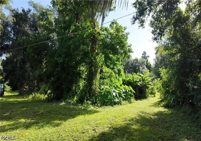 Photo 4 of Single family home for sale at 6969 Magnolia Ln, Fort Myers, FL 33966 | MLS# 2026030388 | Listing updated on 2026-08-30