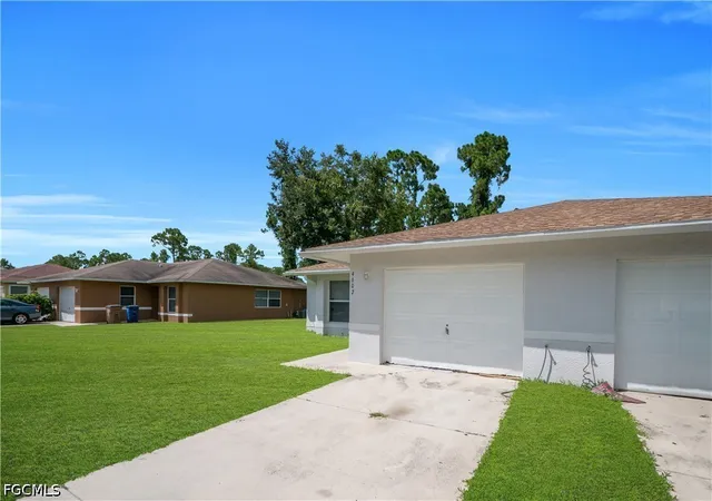 Photo 3 of Sale Pending at 4600/4602 28th Street Sw, Lehigh Acres, FL 33973 | MLS# 2026030440 | Listing updated on 2026-08-27