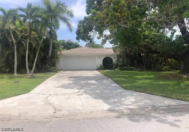 Photo 2 of Single family home for sale at 224 Pine Valley Cir, Naples, FL 34113 | MLS# 226026283 | Listing updated on 2026-08-24