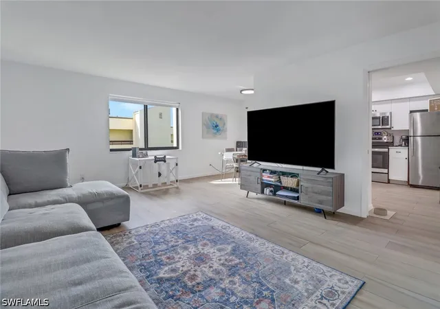 Listing Photo 4 - Condo for sale in building located at 3635 Boca Ciega Dr, Naples, FL 34112 - Unit #314