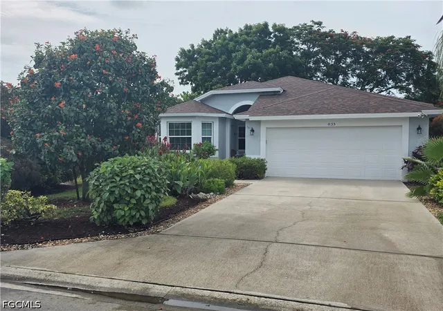 Photo 1 of Sale Pending at 833 Mount Hood Ct, Naples, FL 34104 | MLS# 2026030710 | Listing updated on 2026-08-22