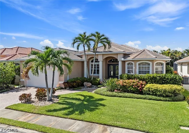 Photo 2 of Single family home for sale at 8348 Southwind Bay Cir, Fort Myers, FL 33908 | MLS# 2026030753 | Listing updated on 2026-08-23