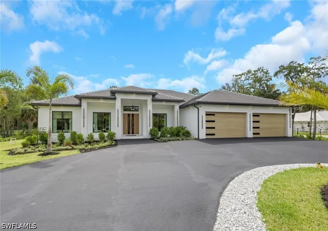 Photo 1 of Single family home for sale at 634 19th Street Sw, Naples, FL 34117 | MLS# 226026550 | Listing updated on 2026-08-15