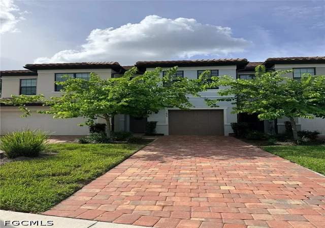Photo 2 of Townhouse for sale at 1425 Weeping Willow Ct, Cape Coral, FL 33909 | MLS# 2026030818 | Listing updated on 2026-08-23