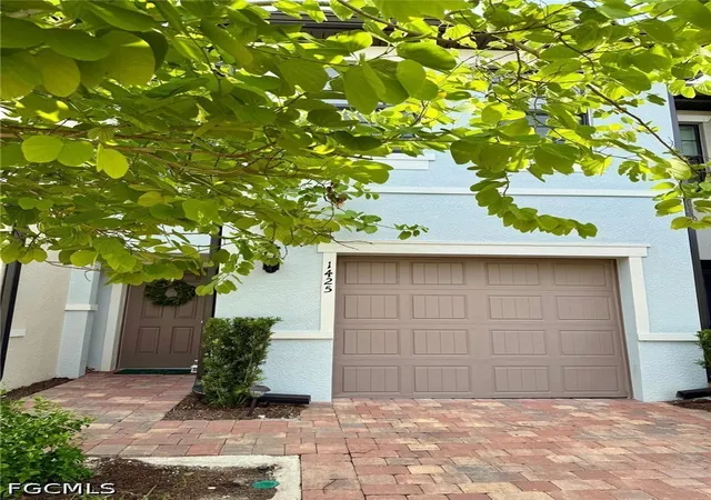 Photo 3 of Townhouse for sale at 1425 Weeping Willow Ct, Cape Coral, FL 33909 | MLS# 2026030818 | Listing updated on 2026-08-23