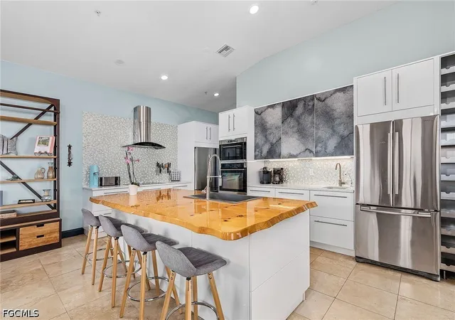 Photo 4 of Single family home for sale at 4490 Oyster Shell Dr, Captiva, FL 33924 | MLS# 2026030979 | Listing updated on 2026-08-24