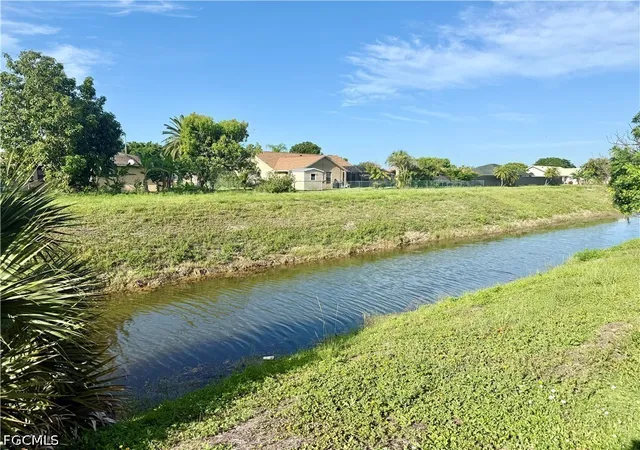 Photo 2 of Sale Pending at 516 Parkside St, Lehigh Acres, FL 33936 | MLS# 2026031036 | Listing updated on 2026-08-14