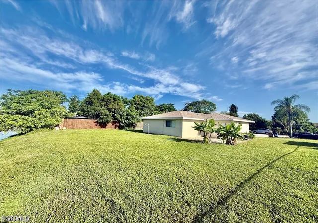 Photo 3 of Sale Pending at 516 Parkside St, Lehigh Acres, FL 33936 | MLS# 2026031036 | Listing updated on 2026-08-14