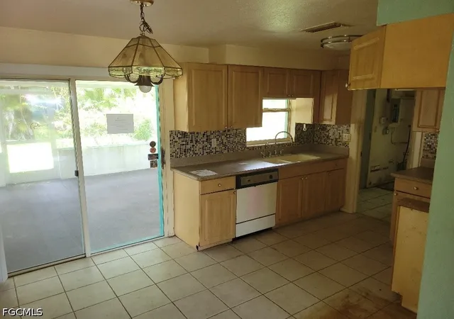 Photo 2 of Single family home for sale at 6683 E Tropicana Dr, Fort Myers, FL 33919 | MLS# 2026031059 | Listing updated on 2026-08-25