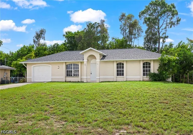 Photo 2 of Single family home for sale at 18500 Tampa Rd, Fort Myers, FL 33967 | MLS# 2026031086 | Listing updated on 2026-08-30